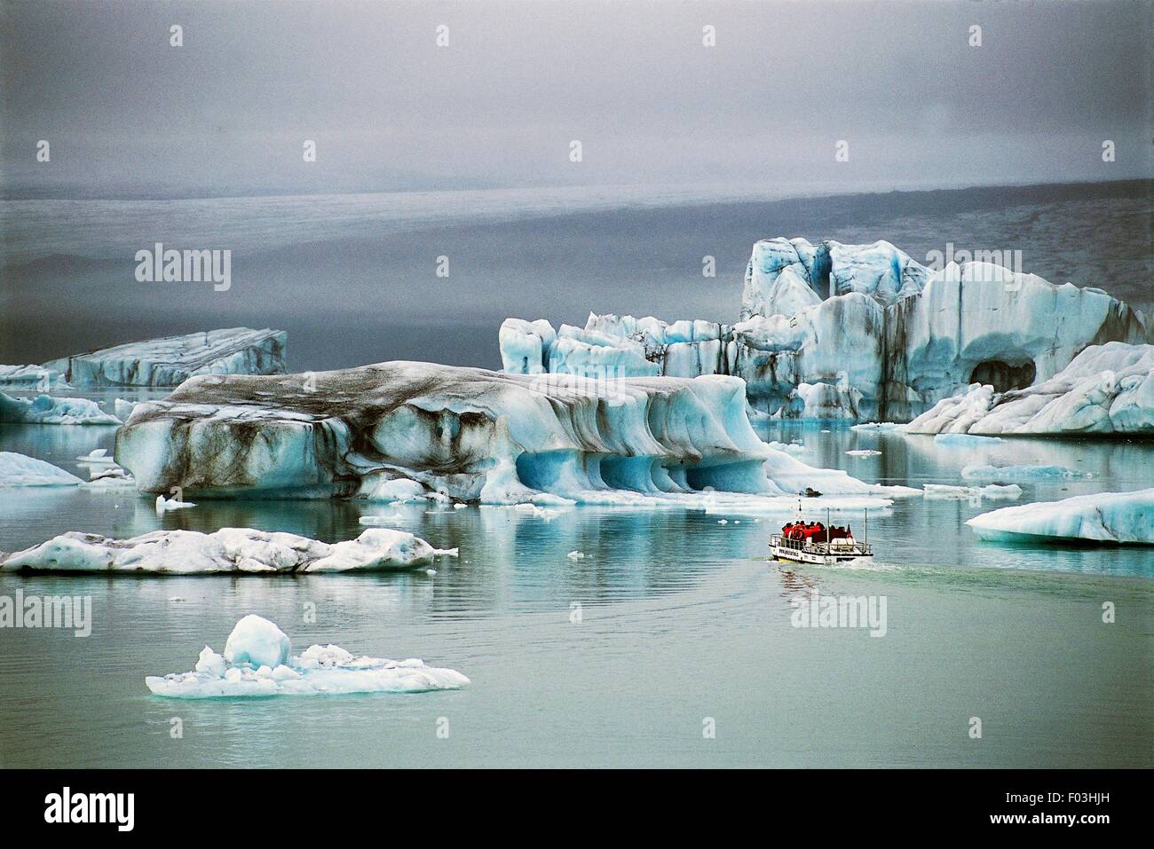 Laguna Iceberg formata da Breidamerkurjokull, lingua di ghiaccio del ghiacciaio Vatnajokull, Austur-Skaftafellssysla, Islanda. Foto Stock