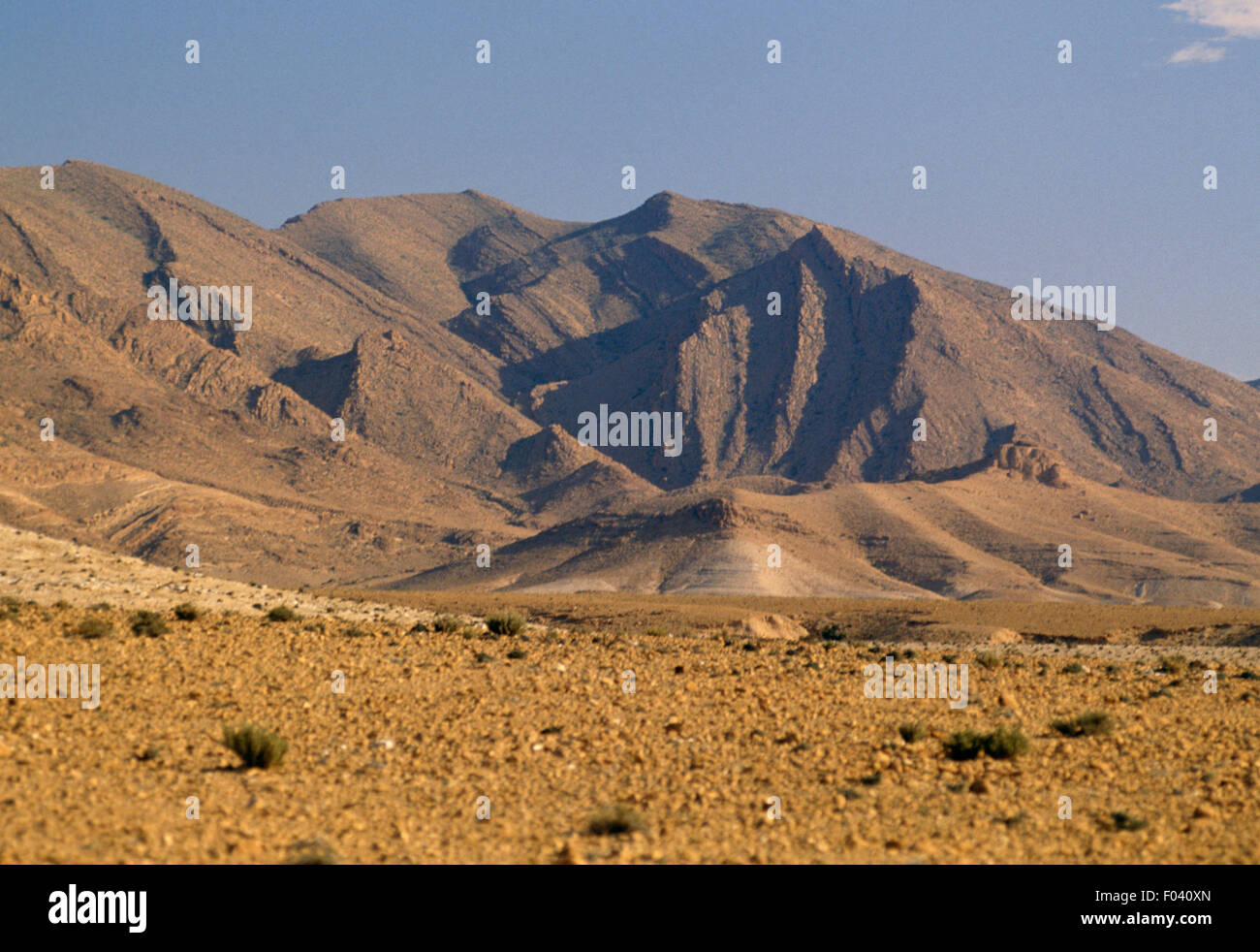Le formazioni rocciose vicino Tolga, deserto del Sahara, Algeria. Foto Stock