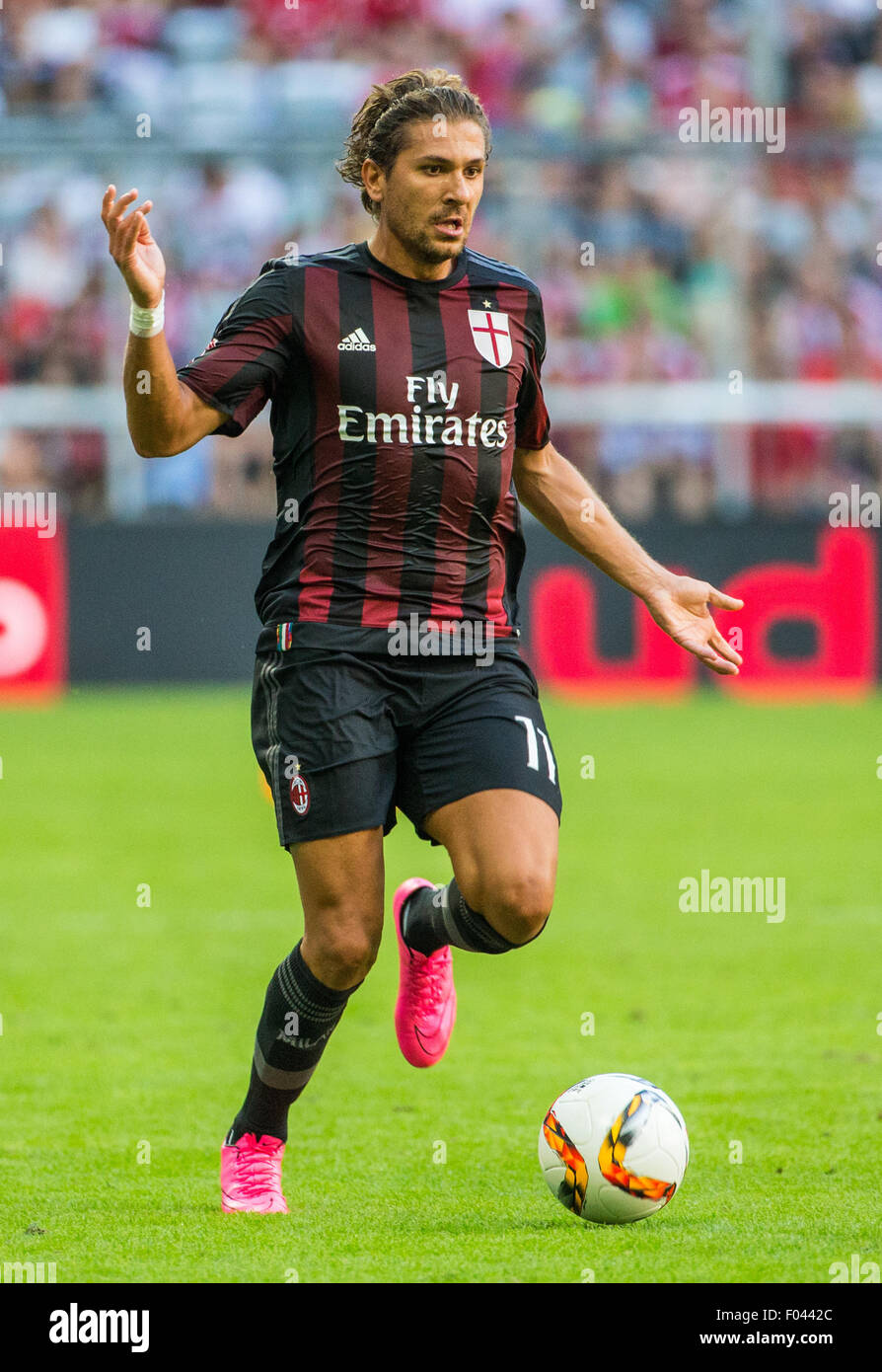 Monaco di Baviera, Germania. 5 Ago, 2015. La Milano di Alessio CERCI in azione durante la Audi Cup al terzo posto di play-off tra AC Milan e Tottenham Hotspur a Monaco di Baviera, Germania, il 5 agosto 2015. Foto: MARC MUELLER/DPA/Alamy Live News Foto Stock