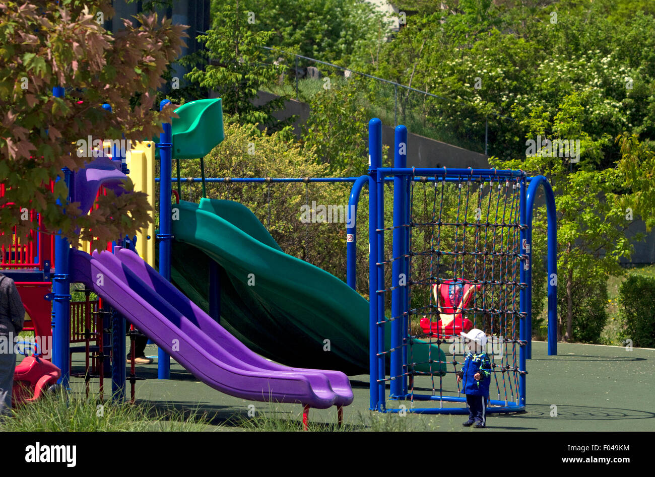 Parco giochi in plastica di apparecchiature a Windsor, Ontario, Canada. Foto Stock