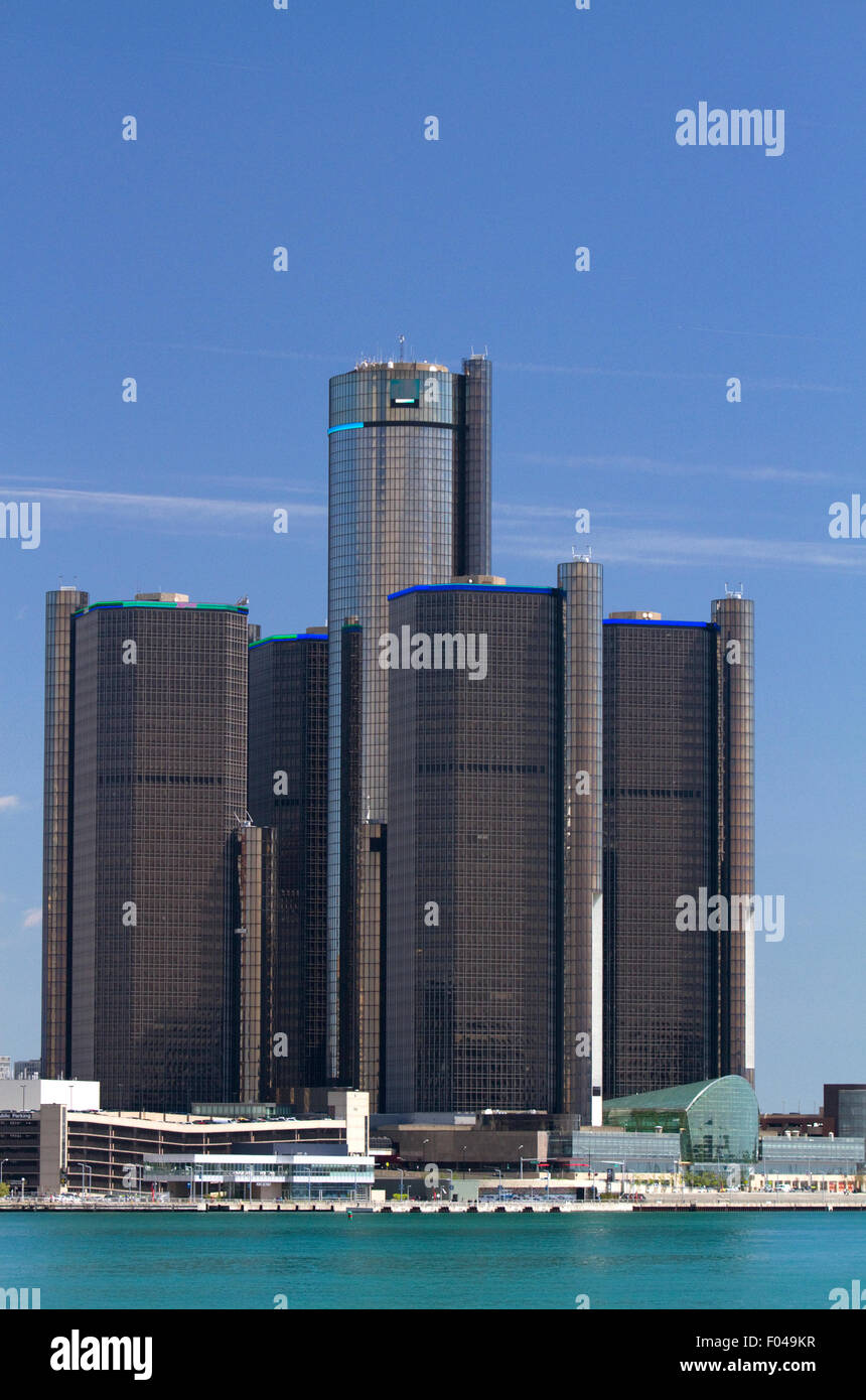 Il GM Renaissance Center sulla Detroit International Riverfront, Michigan, Stati Uniti d'America. Foto Stock