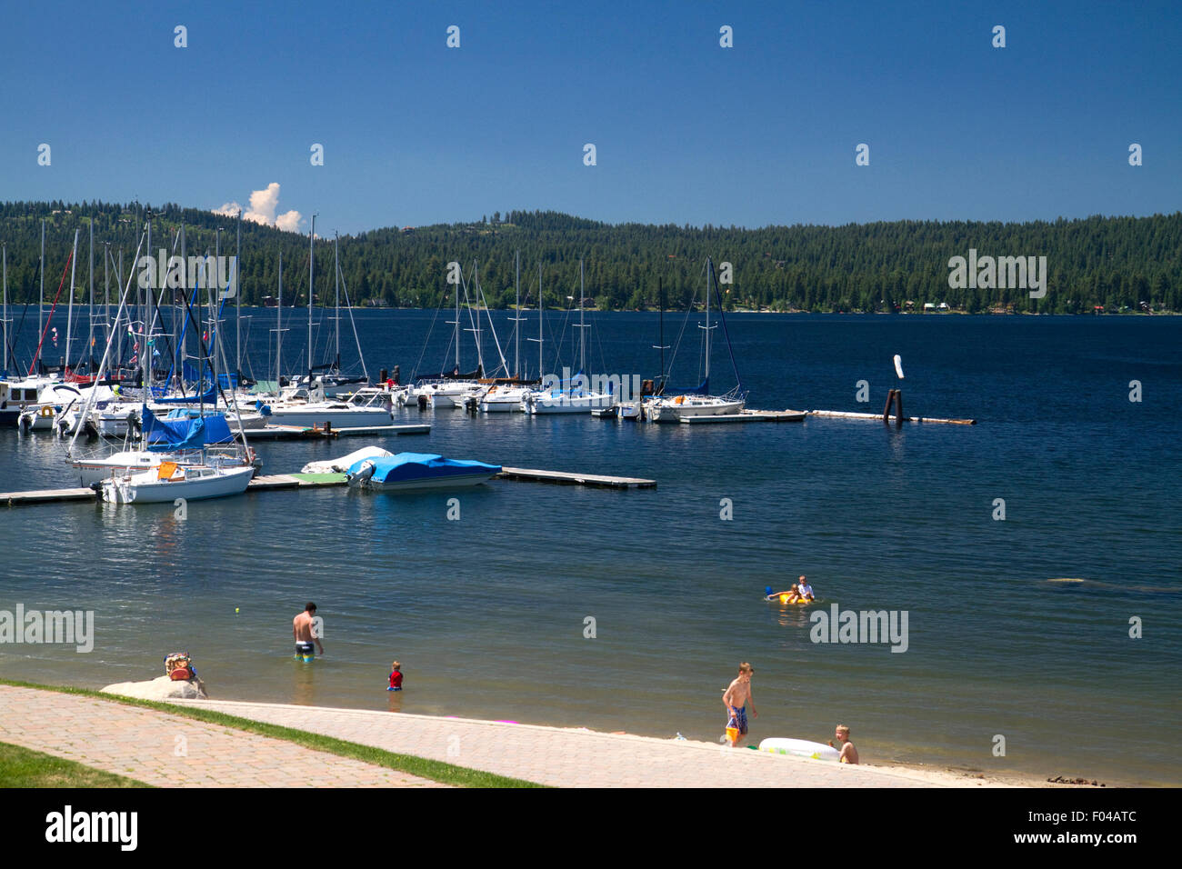 Barca marina e la spiaggia al lago Payette, McCall, Idaho, Stati Uniti d'America. Foto Stock