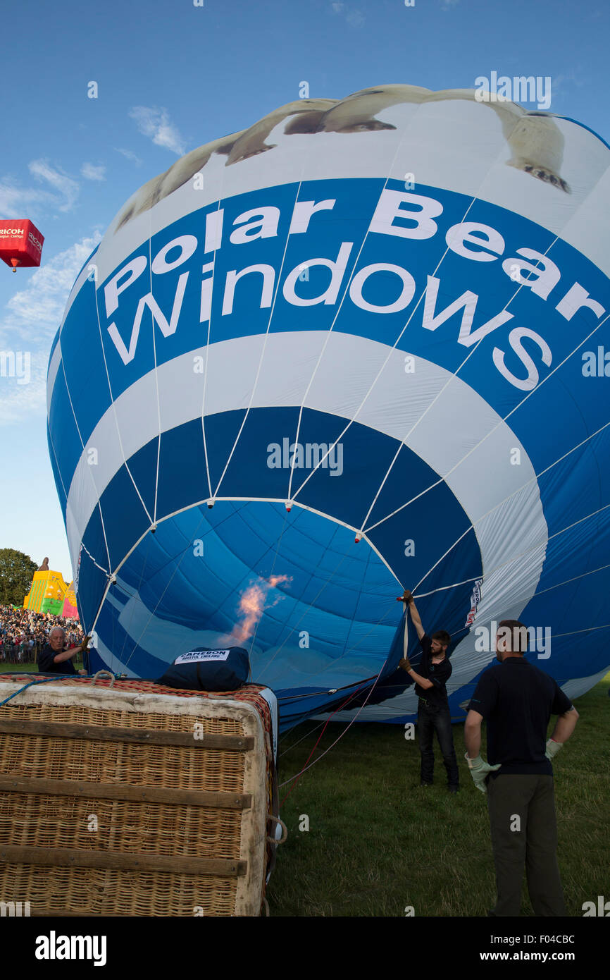 Ashton, UK. 6 agosto 2015. Bristol International Balloon Fiesta 2015 prende il via il credito: Keith Larby/Alamy Live News Foto Stock
