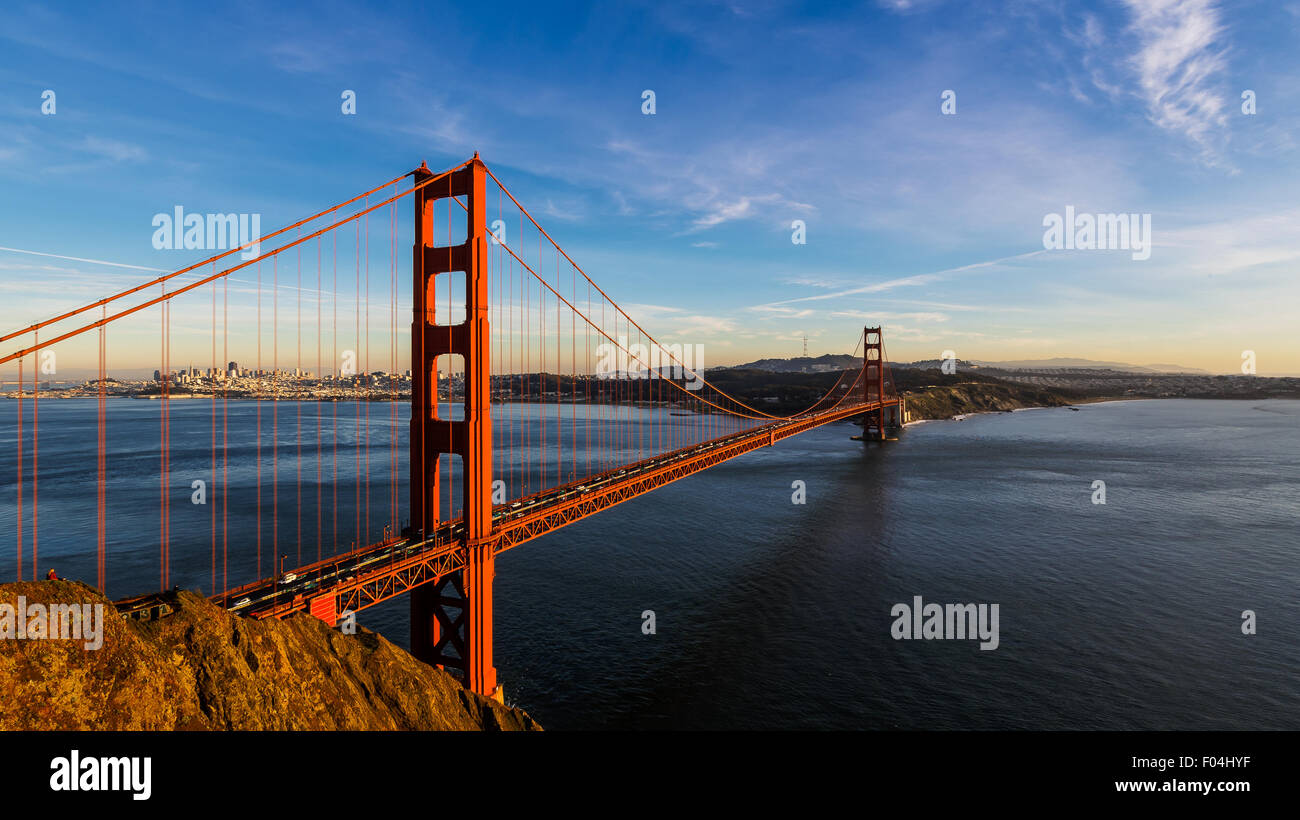 San Francisco Golden Gate Bridge e il paesaggio al tramonto Foto Stock