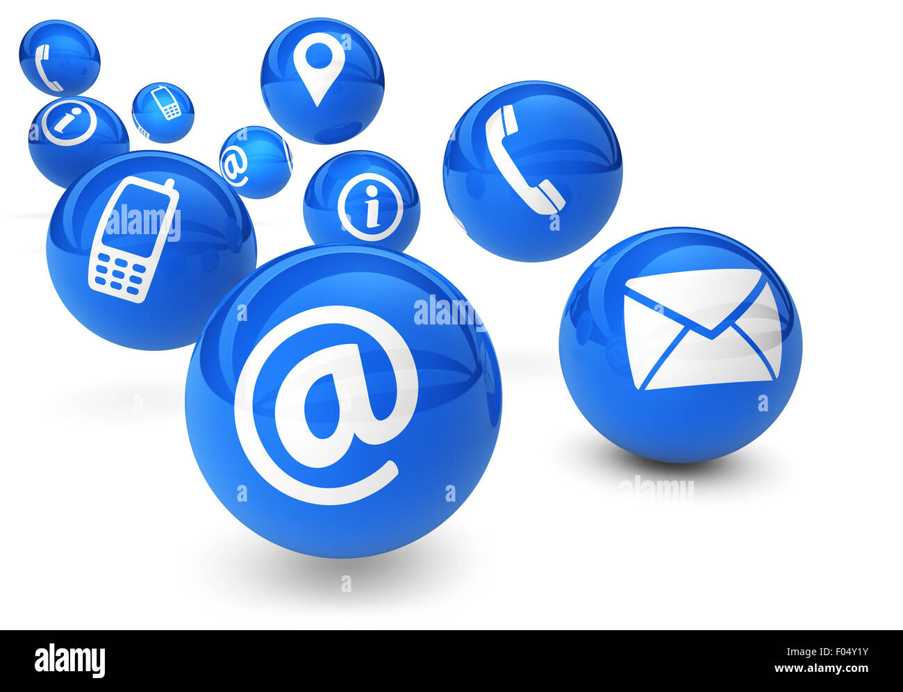 E-mail, web e concetto di Internet con il contatto e il collegamento delle icone e simboli sul rimbalzo sfere blu su sfondo bianco. Foto Stock