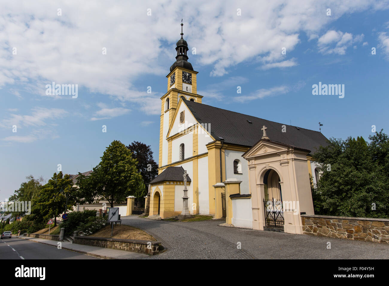 San Pietro e Paolo la Chiesa e il cristianesimo, Hradec nad Moravici, Slesia, Repubblica Ceca Foto Stock