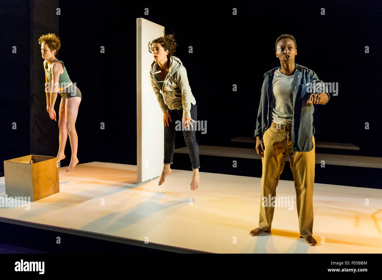 Edinburgh, Regno Unito, 7 agosto 2015. 'Ssguazzi' da Stef Smith, traversa Theatre Company. Emily Watcher, Anita Vettesse e Sharon Duncan-Brewster. Credito: Jeremy Abrahams / Alamy Live News Foto Stock