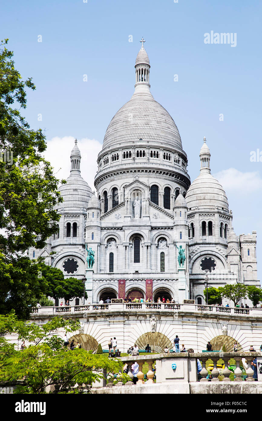 La Basilica del Sacro Cuore di Parigi, comunemente noto come Sacré-Coeur basilica si trova nel quartiere di Montmartre... Foto Stock