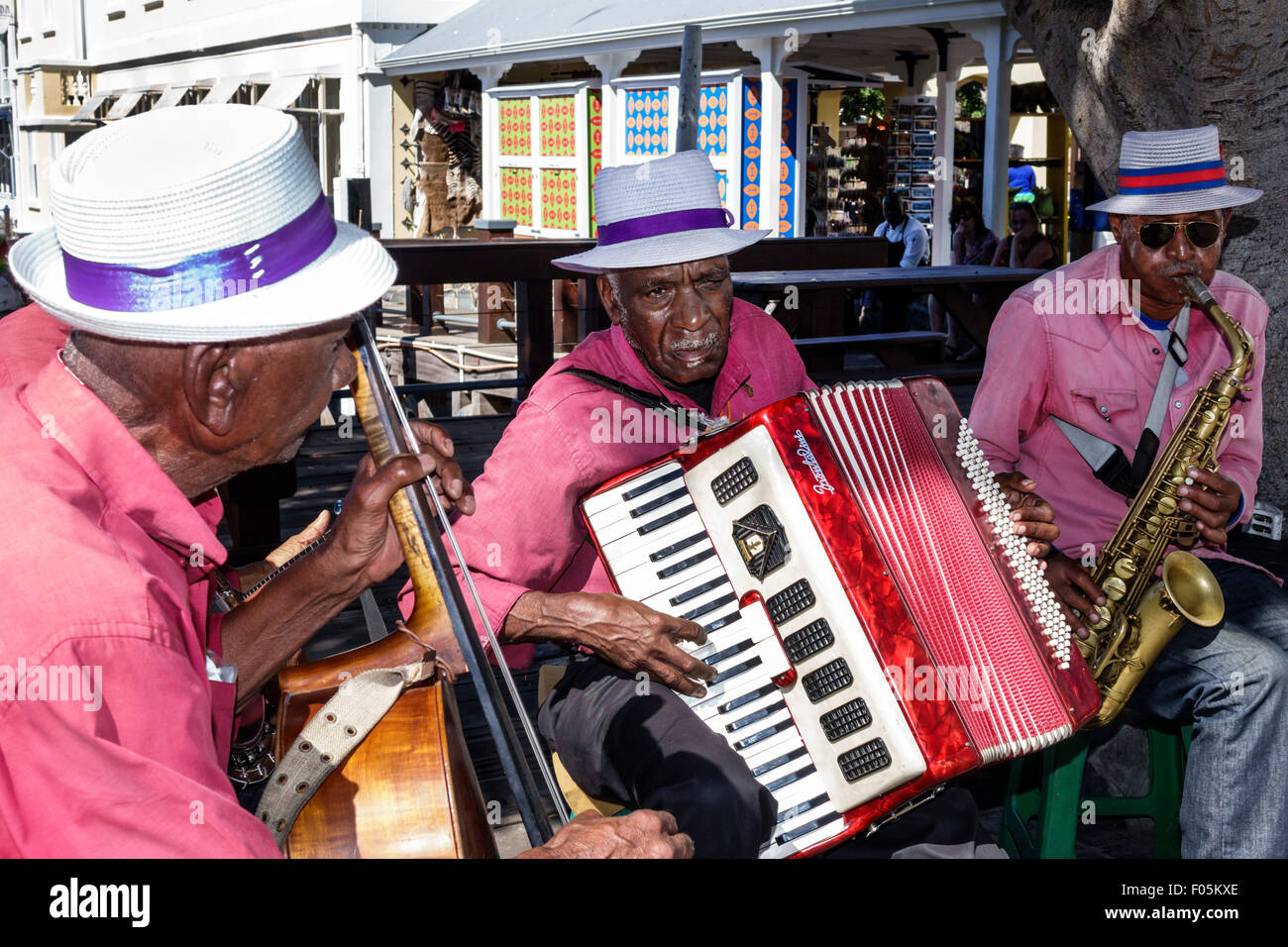 Cape Town South Africa, V & A Victoria Alfred Waterfront, Dixieland jazz band, musicisti, suonare, esibirsi, anziani cittadini, Black Afro am Foto Stock