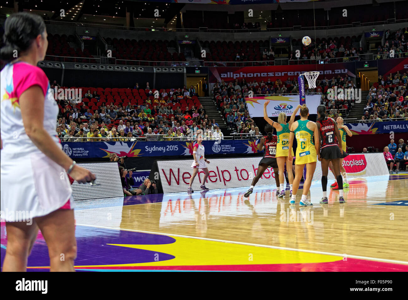 Sydney, Australia. Il 7 agosto, 2015. Azione durante il 2015 Netball World Cup match tra Australia e Trinidad & Tobago Credit: MediaServicesAP/Alamy Live News Foto Stock