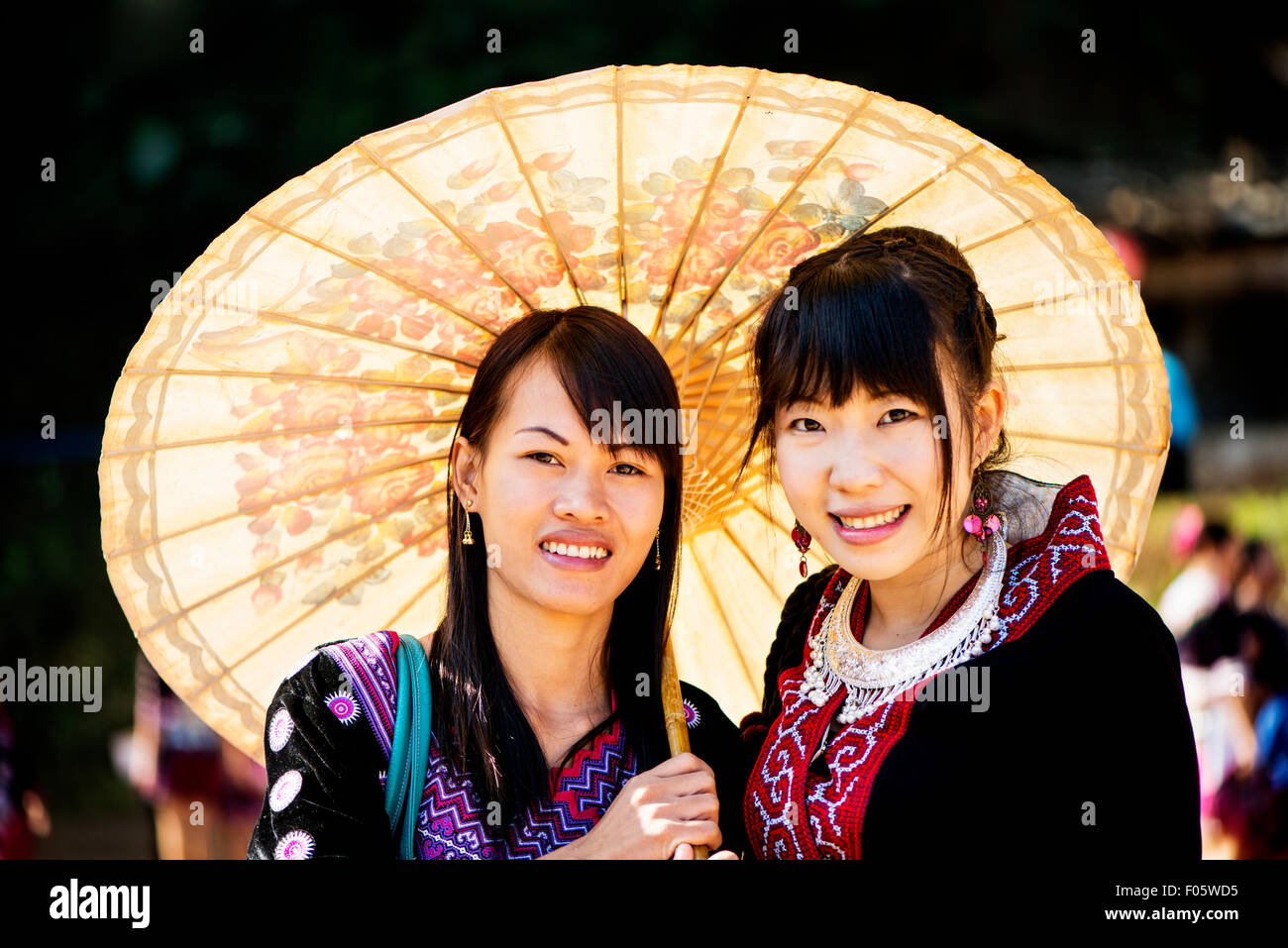 Popolo Hmong al loro nuovo anno festival in Chiang Mai, Thailandia, in Asia. Foto Stock