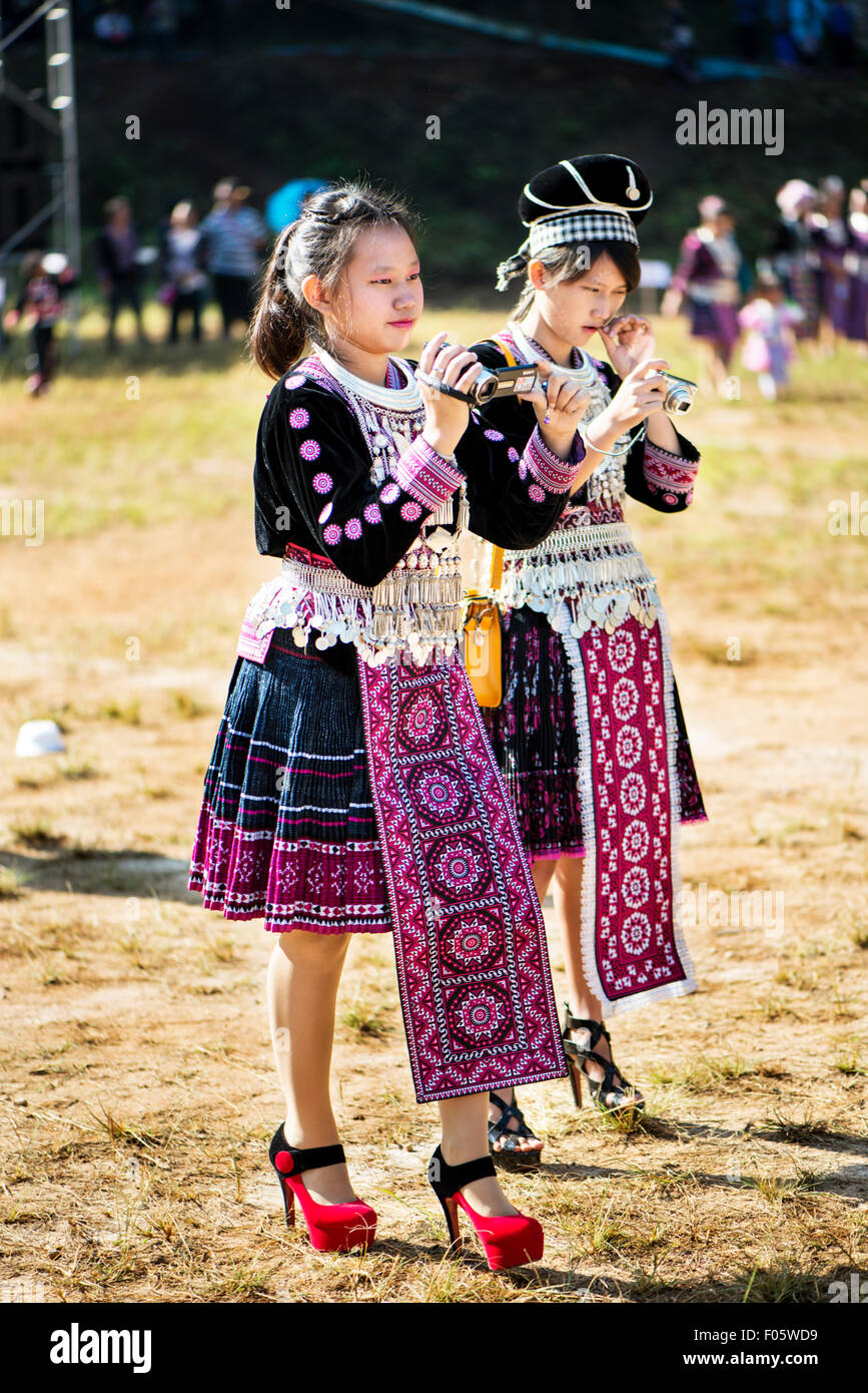 Popolo Hmong al loro nuovo anno festival in Chiang Mai, Thailandia, in Asia. Foto Stock