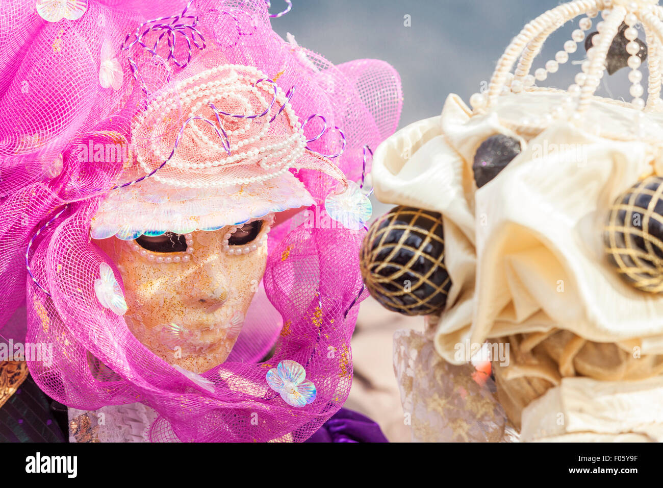 Il famoso Carnevale veneziano di Annecy in Alta Savoia, Rhône-Alpes, in Francia Foto Stock