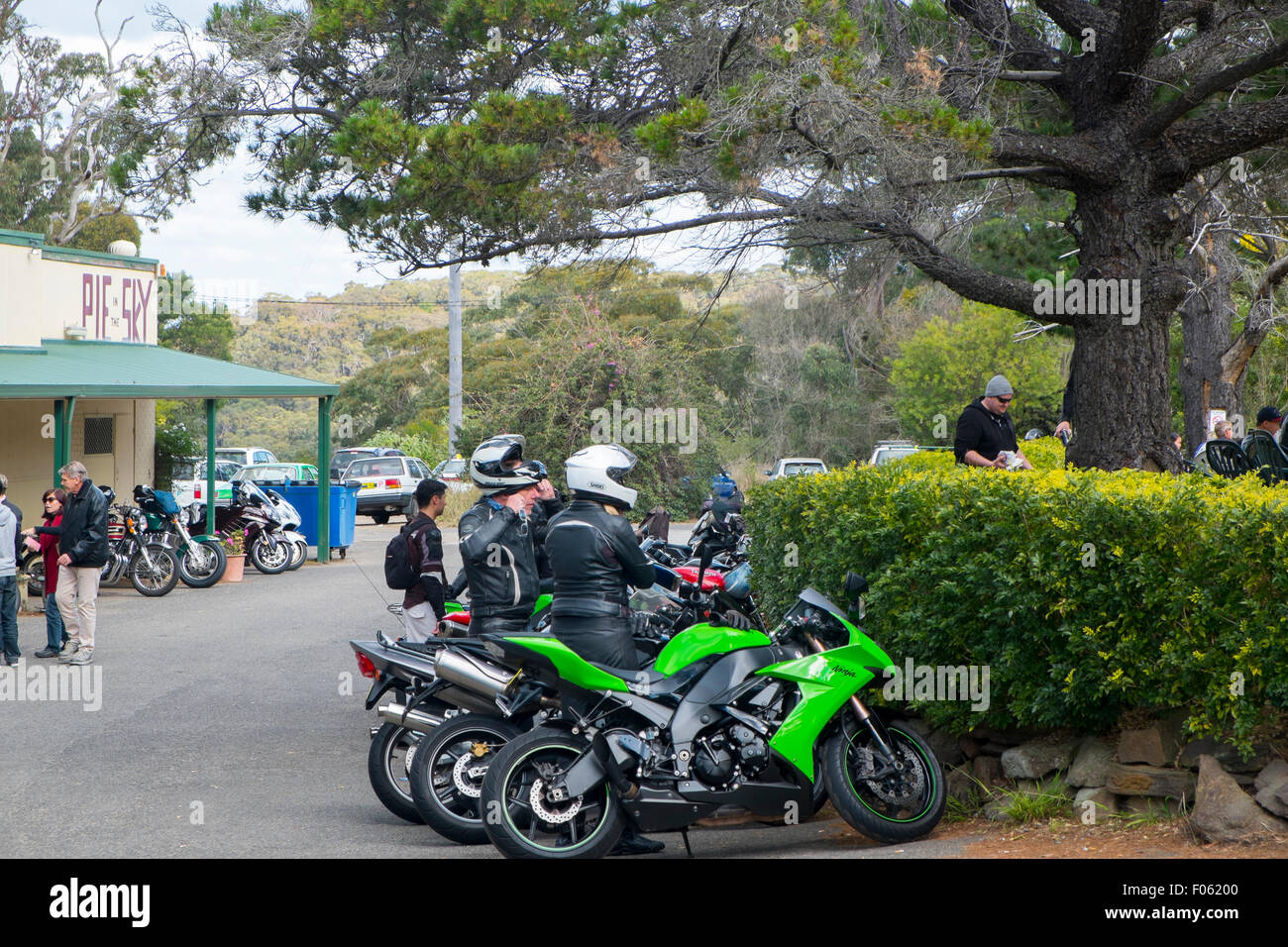 La torta in cielo moto club cafe sul vecchio Pacific Highway, Cowan, Nuovo Galles del Sud, Australia. Punto di incontro molto popolare di motociclisti. Foto Stock