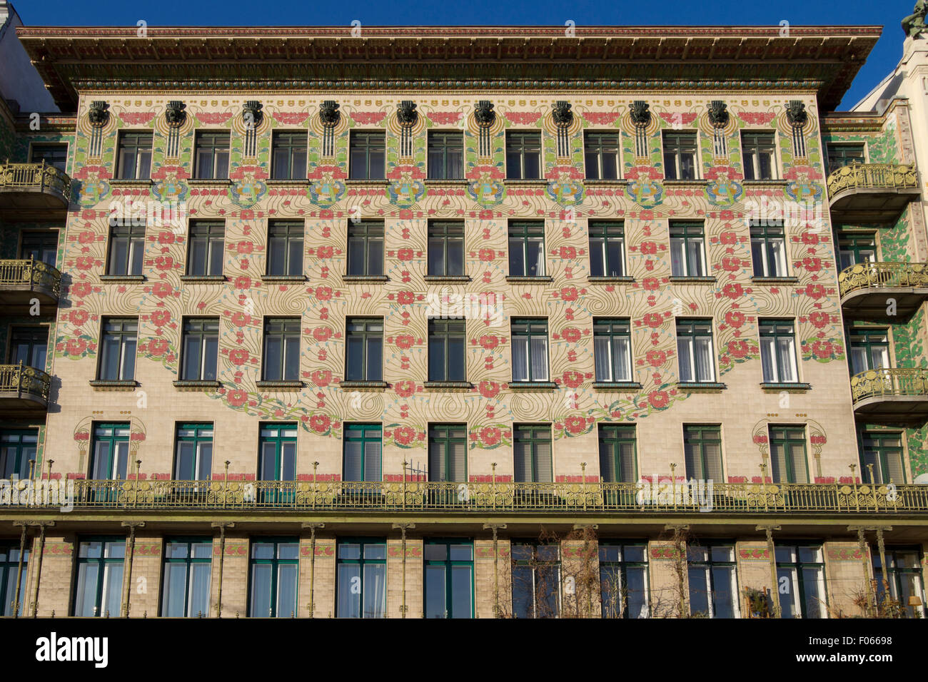 Casa in maiolica (Majolikahaus) dall'architetto Otto Wagner Foto Stock