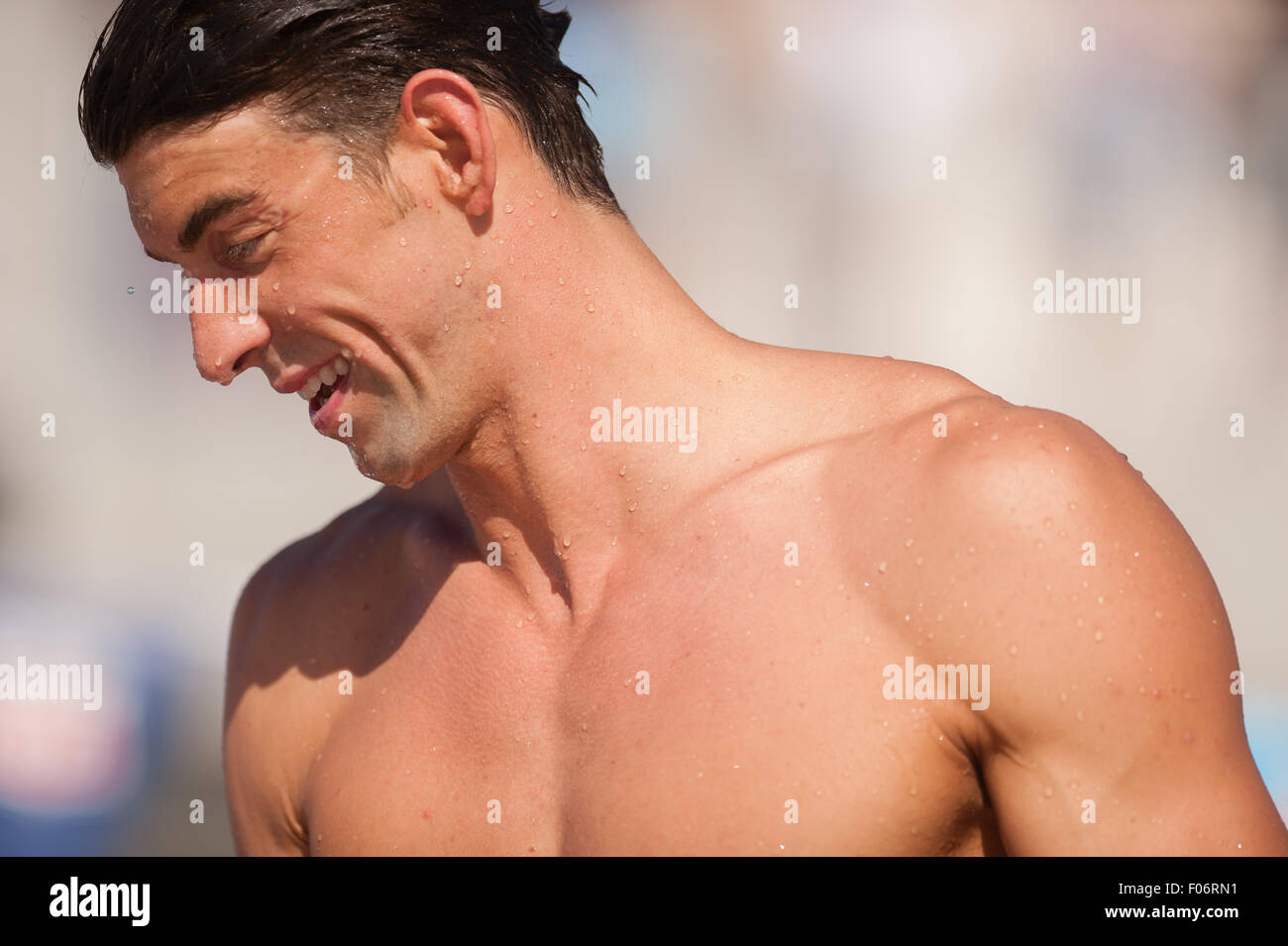 Agosto 8, 2015 - Michael Phelps esce dal pool di riscaldamento prima di competere in Uomini 100m volare finali durante la Phillips 66 Nazionale dei Campionati di nuoto Venerdì, 7 Agosto 2015 in San Antonio, Texas. © Bahram Mark Sobhani/ZUMA filo/Alamy Live News Foto Stock