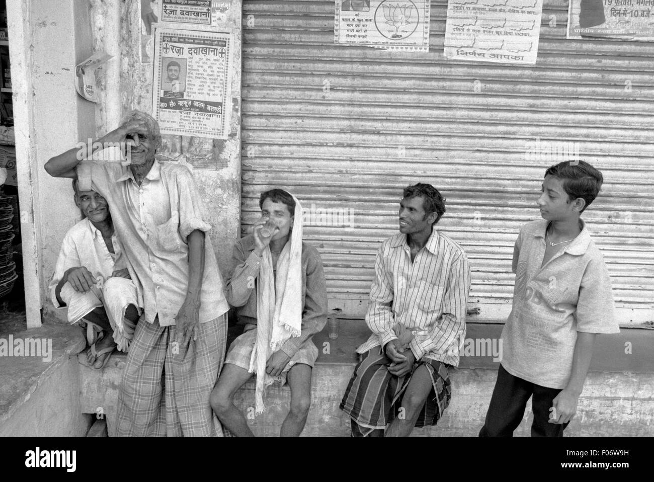 Uomo di fare divertire me prendendo le loro foto in india brian mcguire Foto Stock