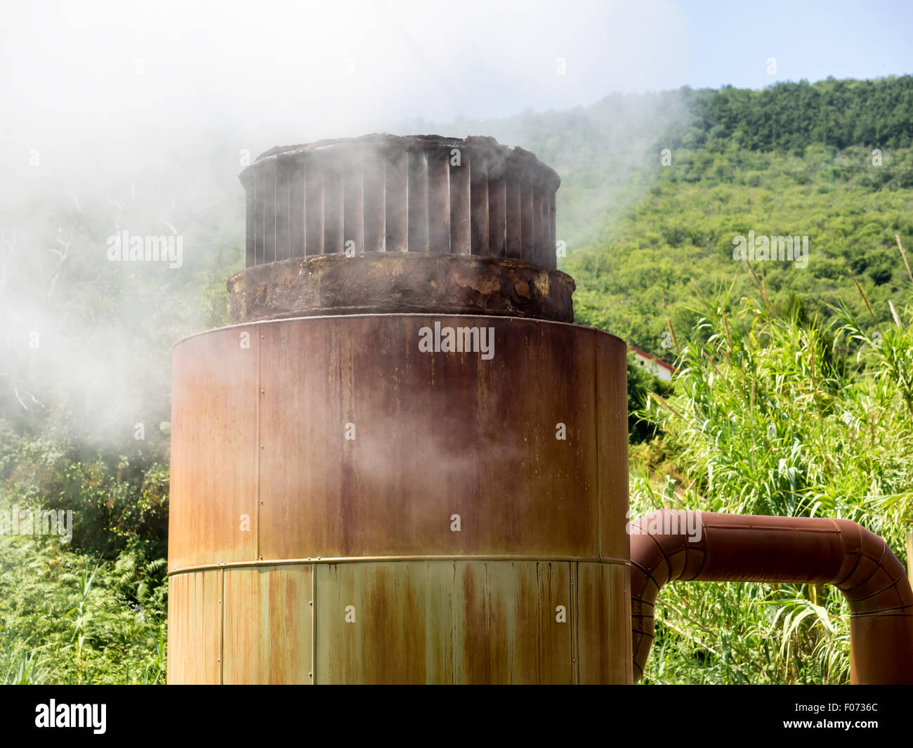 Geotermica tubi di fumo di fumi in Sasso Pisano, Toscana - Italia Foto Stock