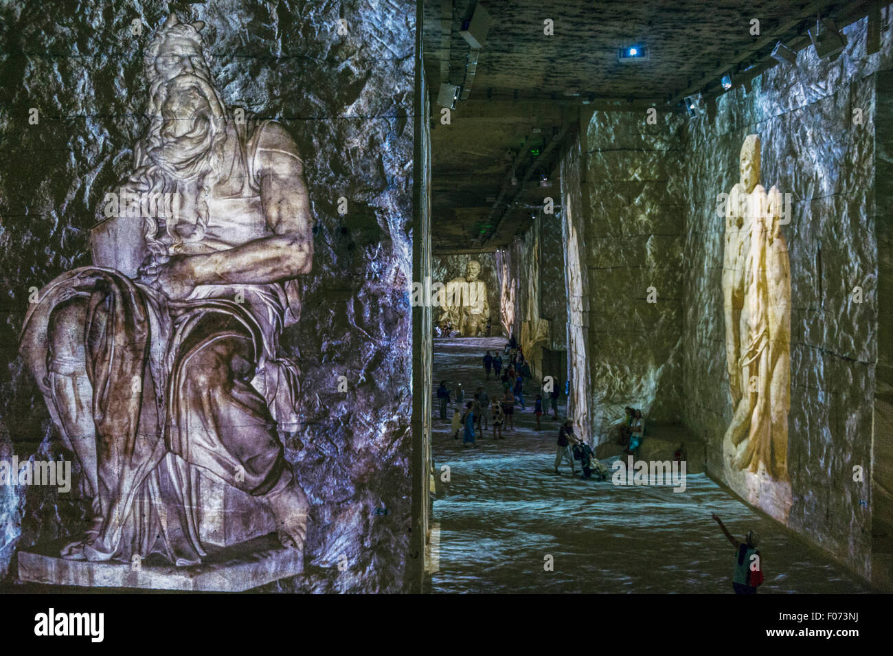 L'Europa. La Francia. Bouches-du-Rhone. Les Baux de Provence. "Carrierre de Lumiere". Cava di luce Foto Stock