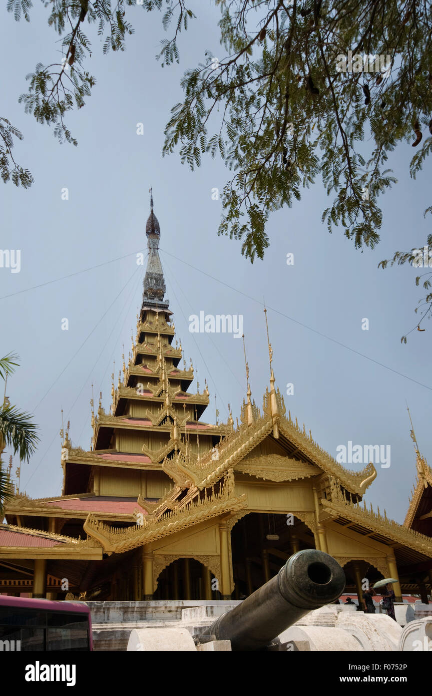 ASIA, Myanmar (Birmania), Mandalay Royal Palace (originariamente costruito dal re Mindon tra 1857 e 1859, ricostruita negli anni novanta) Foto Stock