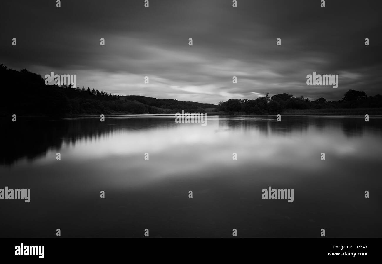 B&W Lago nel Lake District (Inghilterra) Foto Stock