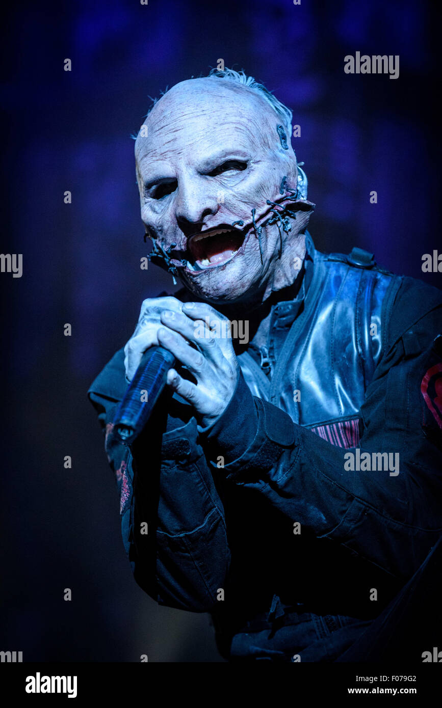 Toronto, Ontario, Canada. 8 Ago, 2015. American heavy metal band Slipknot ha messo in evidenza la mostra presso il Molson anfiteatro canadese a Toronto. I membri della band: COREY TAYLOR, MICK THOMSON, JIM ROOT, Craig Jones, SID WILSON, SHAWN CRAHAN e CHRIS FEHN, ALESSANDRO VENTURELLA, JAY WEINBERG © Igor Vidyashev/ZUMA filo/Alamy Live News Foto Stock