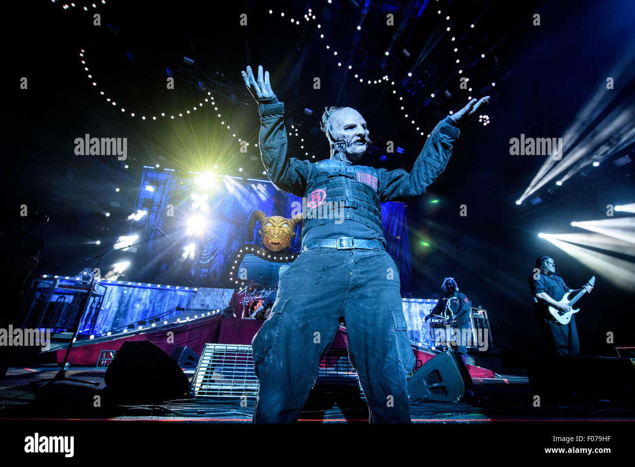 Toronto, Ontario, Canada. 8 Ago, 2015. American heavy metal band Slipknot ha messo in evidenza la mostra presso il Molson anfiteatro canadese a Toronto. I membri della band: COREY TAYLOR, MICK THOMSON, JIM ROOT, Craig Jones, SID WILSON, SHAWN CRAHAN e CHRIS FEHN, ALESSANDRO VENTURELLA, JAY WEINBERG © Igor Vidyashev/ZUMA filo/Alamy Live News Foto Stock