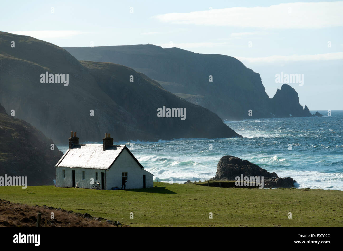 Bothy Kearvaig a Kearvaig, baia sulla costa nord est di Cape Wrath, Sutherland, Scotland, Regno Unito. Foto Stock