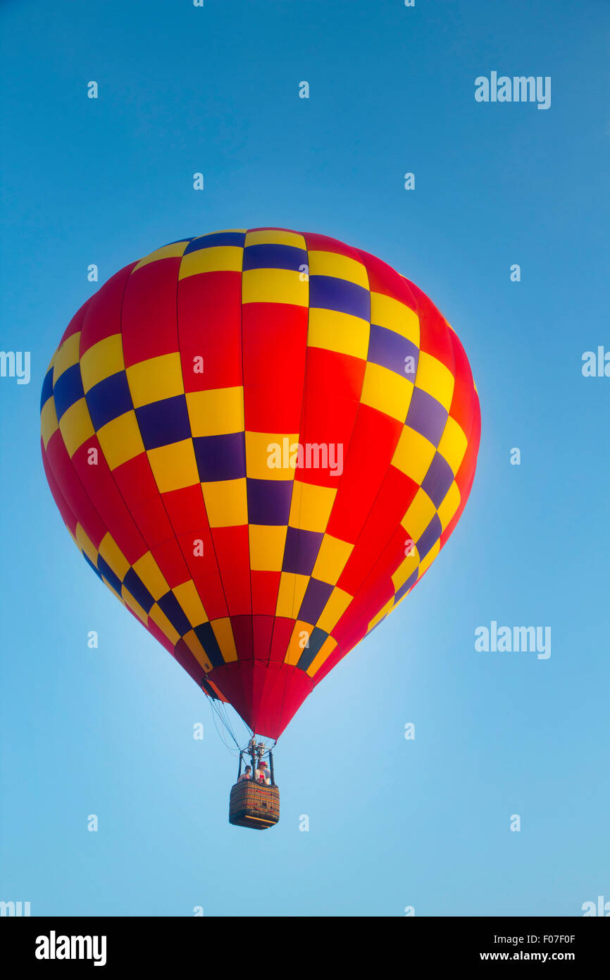 I palloni ad aria calda in volo al lago annuale Travis evento Foto Stock