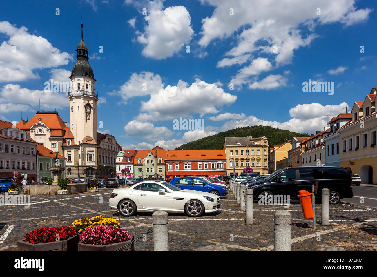 Art Nouveau Municipio sulla piazza principale, Bilina, Boemia settentrionale, Repubblica Ceca Foto Stock