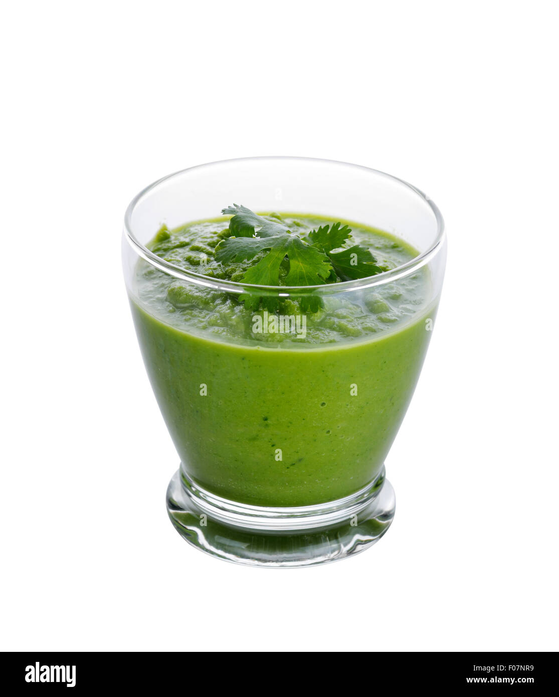 Bicchiere di sano frullato Verde isolato su sfondo bianco Foto Stock