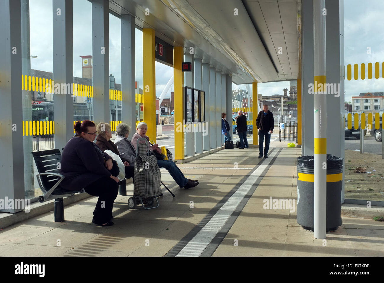 Moderna stazione di autobus a Bolton, Lancashire / Greater Manchester Inghilterra England Regno Unito Foto Stock