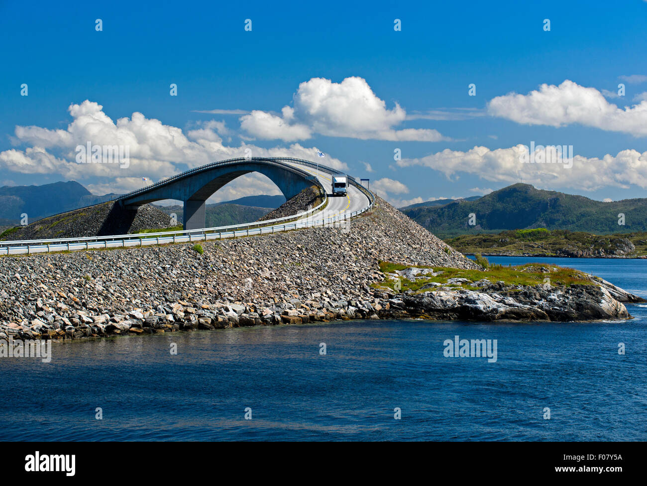 Ponte Storseisundet, Storseisundetbrua, sulla strada Atlantica, Atlanterhavsveien, Møre og Romsdal contea, Norvegia Foto Stock