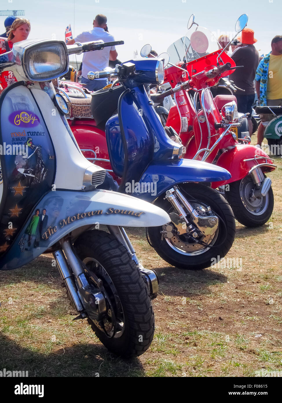 Personalizzato di Vespa e Lambretta a uno scooter rally Foto Stock