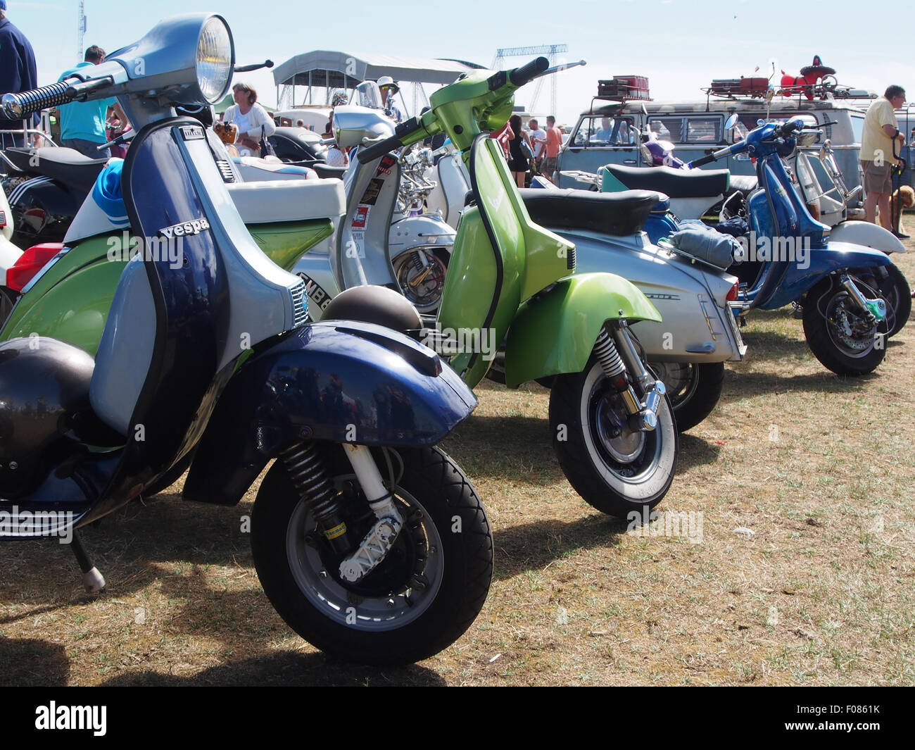 Personalizzato di Vespa e Lambretta a uno scooter rally Foto Stock
