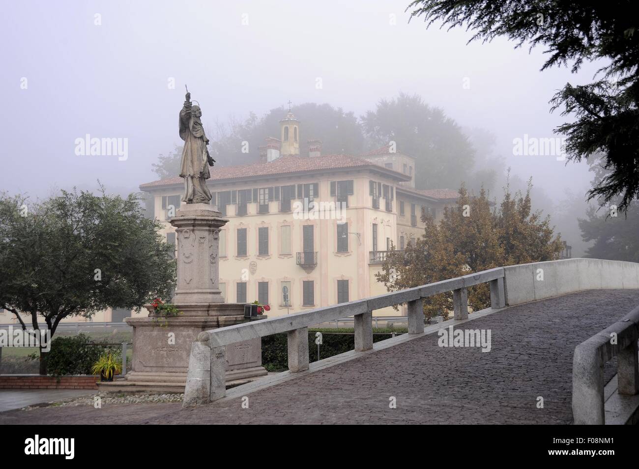 Cassinetta di Lugagnano tipico piccolo villaggio nei pressi di Milano (Lombardia, Italia), Villa Visconti-Castiglioni-Maineri Foto Stock