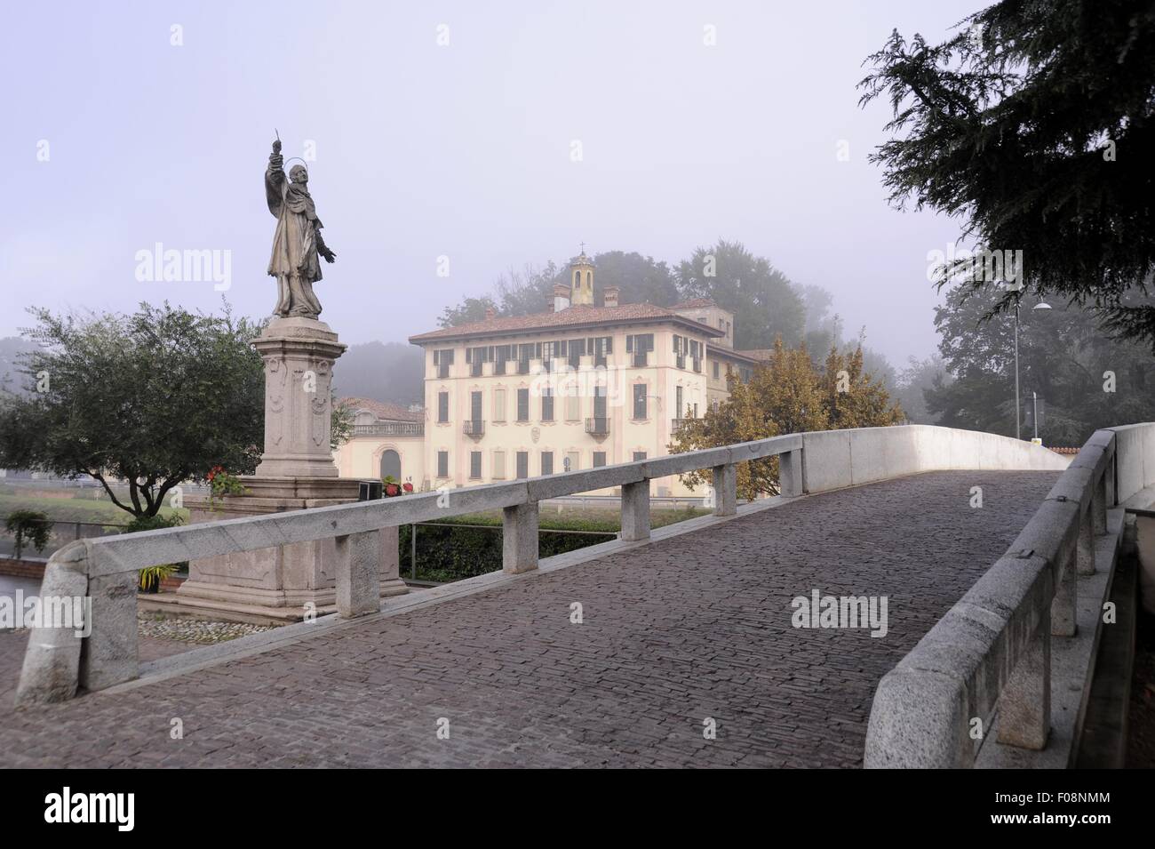 Cassinetta di Lugagnano tipico piccolo villaggio nei pressi di Milano (Lombardia, Italia), Villa Visconti-Castiglioni-Maineri Foto Stock