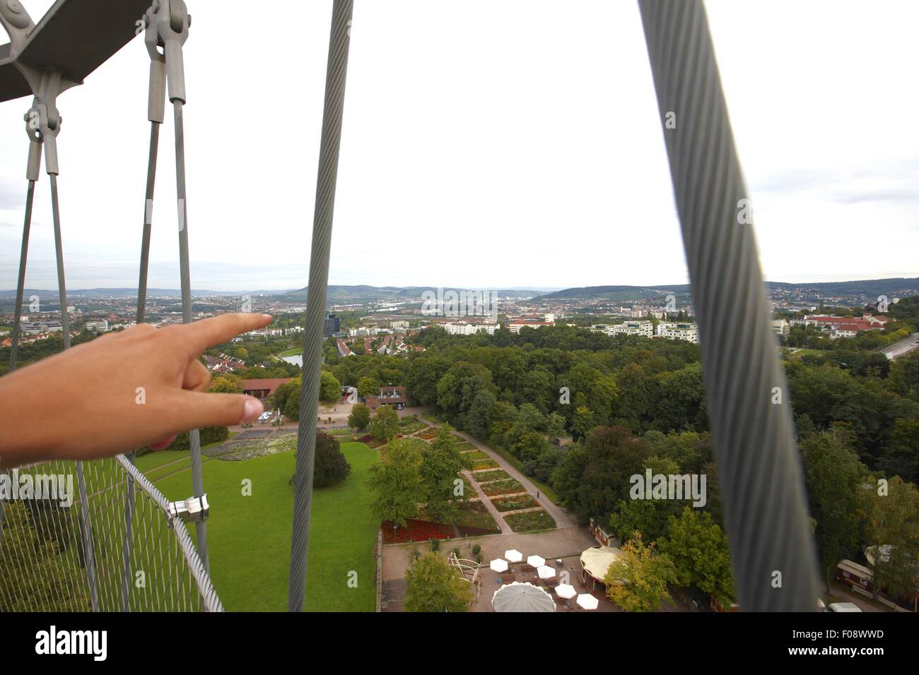 Vista della città dalla Killesbergturm a Stoccarda, Germania Foto Stock