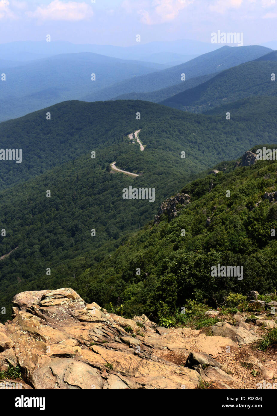 Skyline Drive e rocce Shenandoah National Park, Blue Ridge Mountains Foto Stock