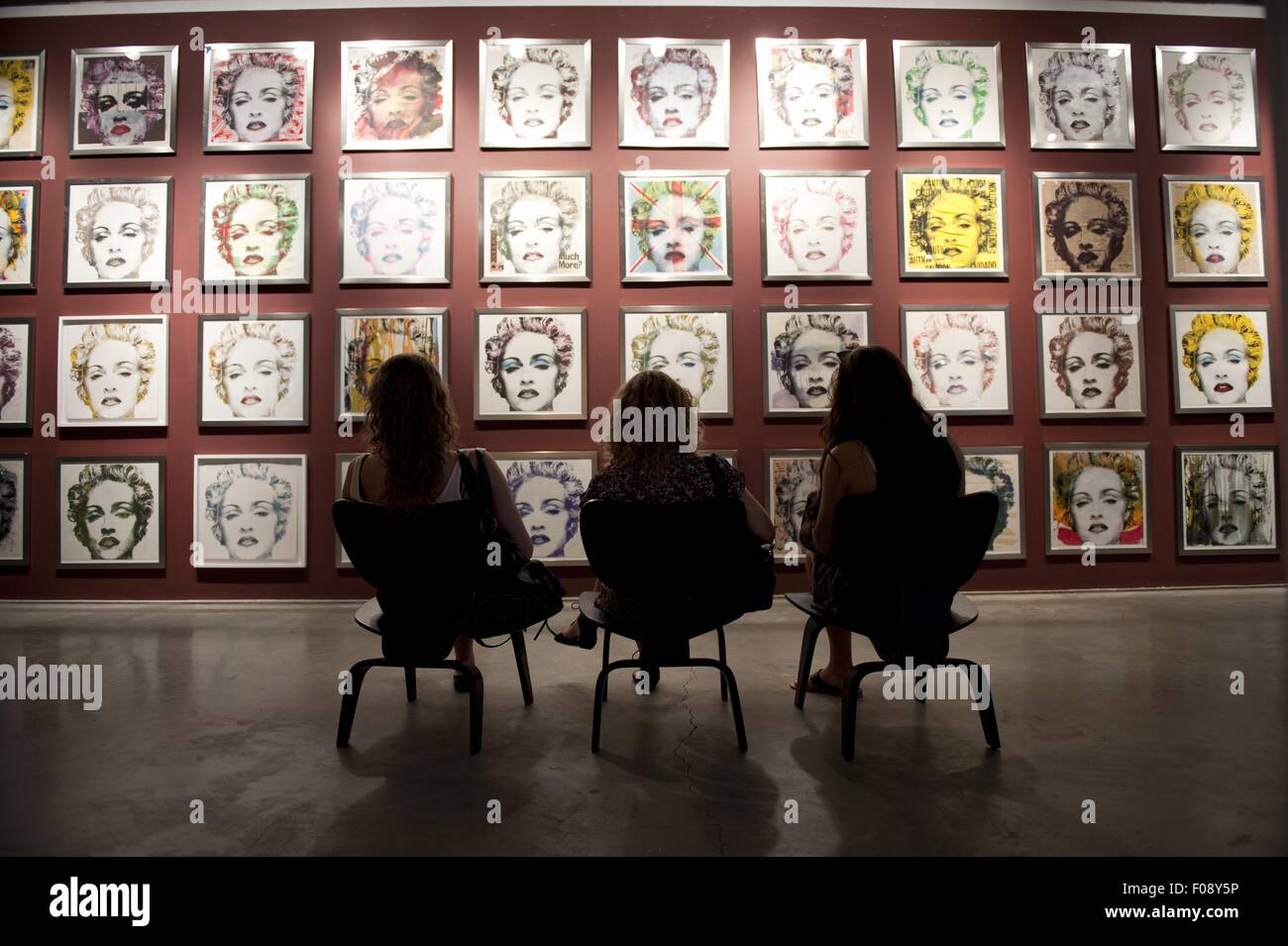 Imitazione di strumenti di pittura a Mr Brainwash mostra a New York, Stati Uniti d'America Foto Stock