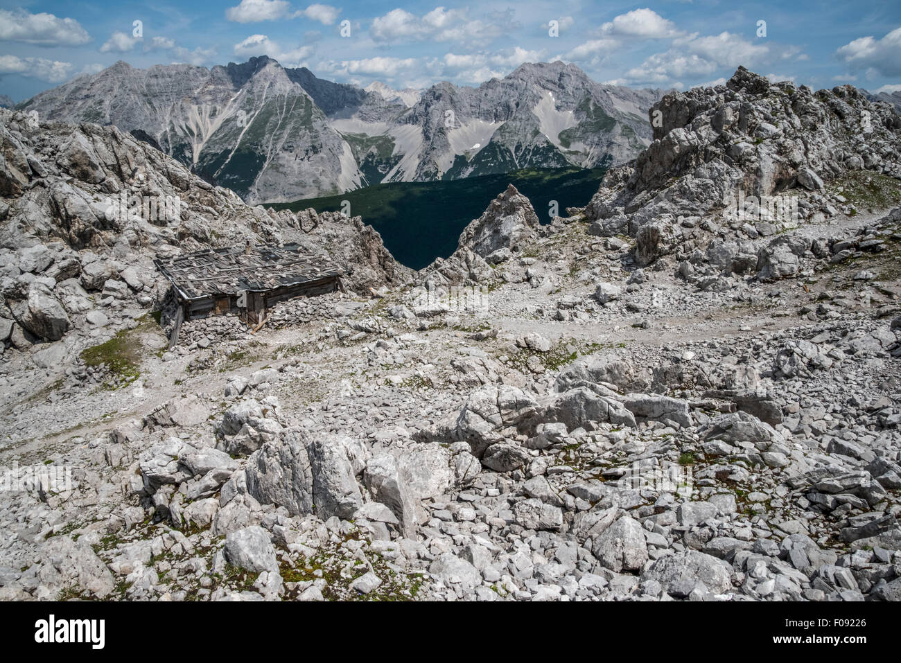 La vecchia capanna di pastori sulla Nordkette montagne sopra Innsbruck Foto Stock