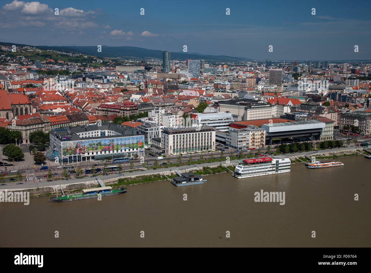 Vista sulla città, sul fiume Donau, Bratislava, Slovacchia Foto Stock