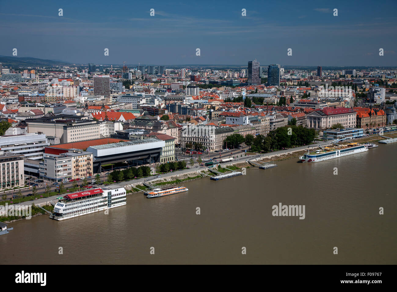 Vista sulla città, sul fiume Donau, Bratislava, Slovacchia Foto Stock