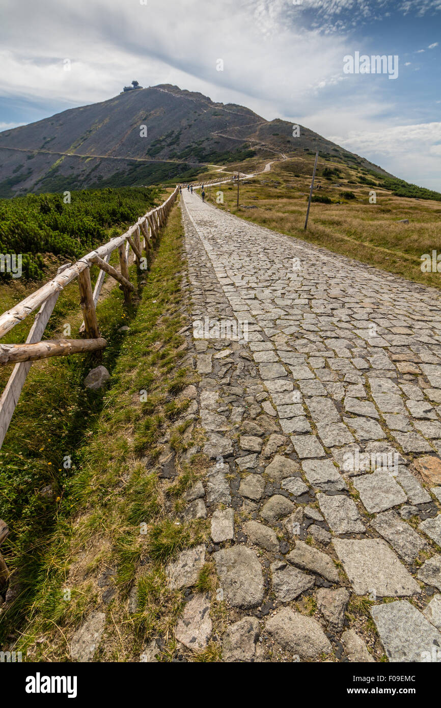 Sul sentiero vicino a Pec pod Snezkou nelle montagne di Krkonose, Repubblica Ceca Foto Stock