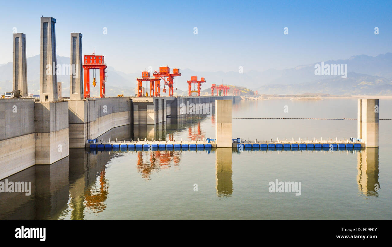Vista sul lago, la Diga delle Tre Gole, Cina Foto Stock