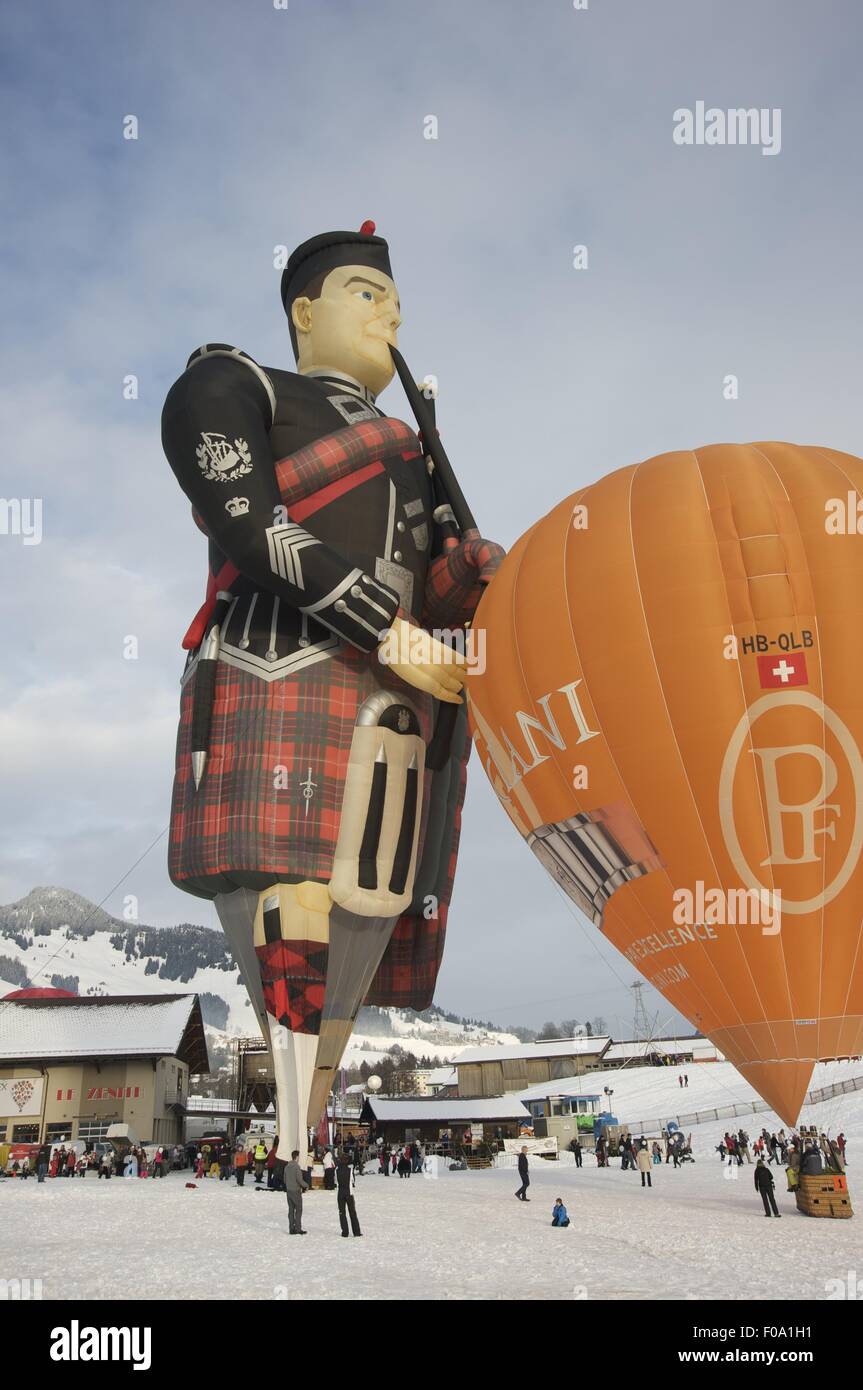 Pallone aerostatico in Chateau d'Oex, Alpi del Canton Vaud e il Lago di Ginevra, Svizzera Foto Stock