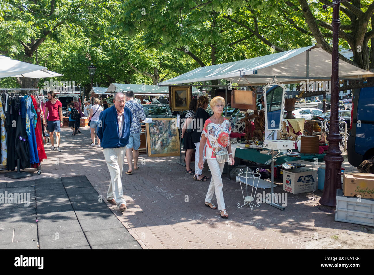 Tipica Scena di mercato di Amsterdam su una soleggiata giornata estiva Foto Stock
