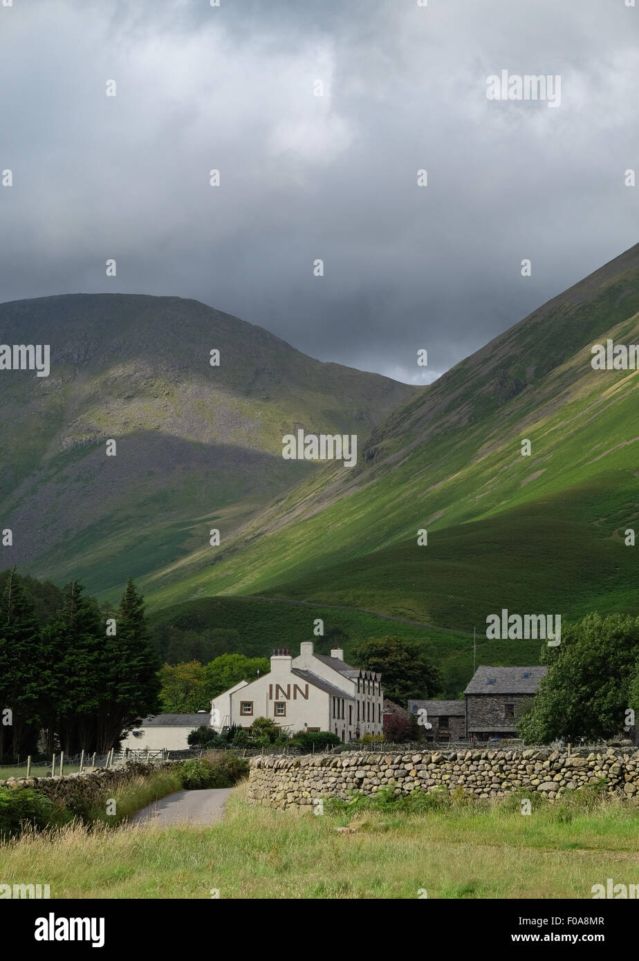 Wasdale Head Inn pub a testa Wasdale nel Lake District Cumbria Regno Unito Foto Stock