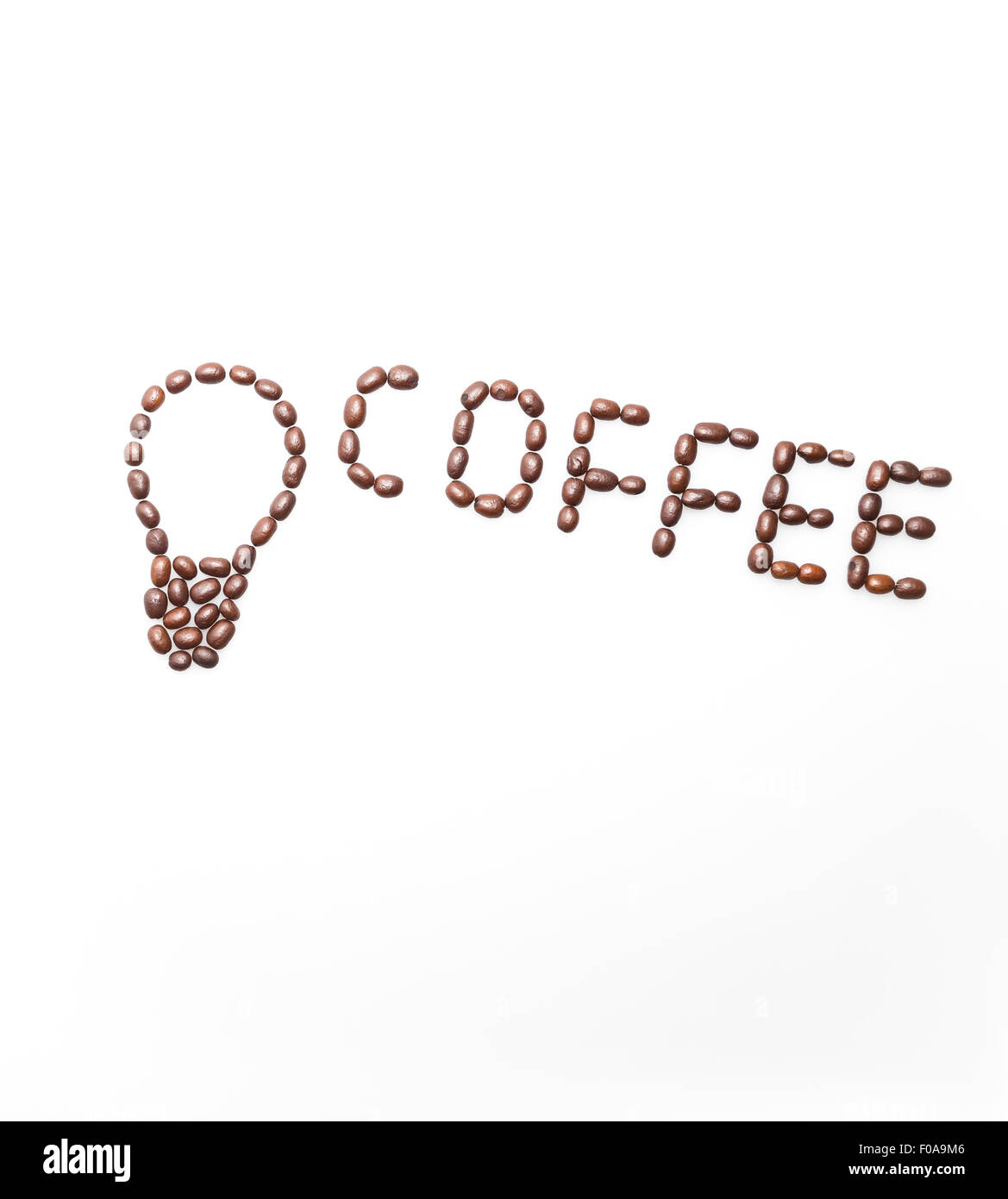 Simbolo di lampadine fatta con i chicchi di caffè. Plenaty dello spazio lasciato per testo, ecc. Foto Stock