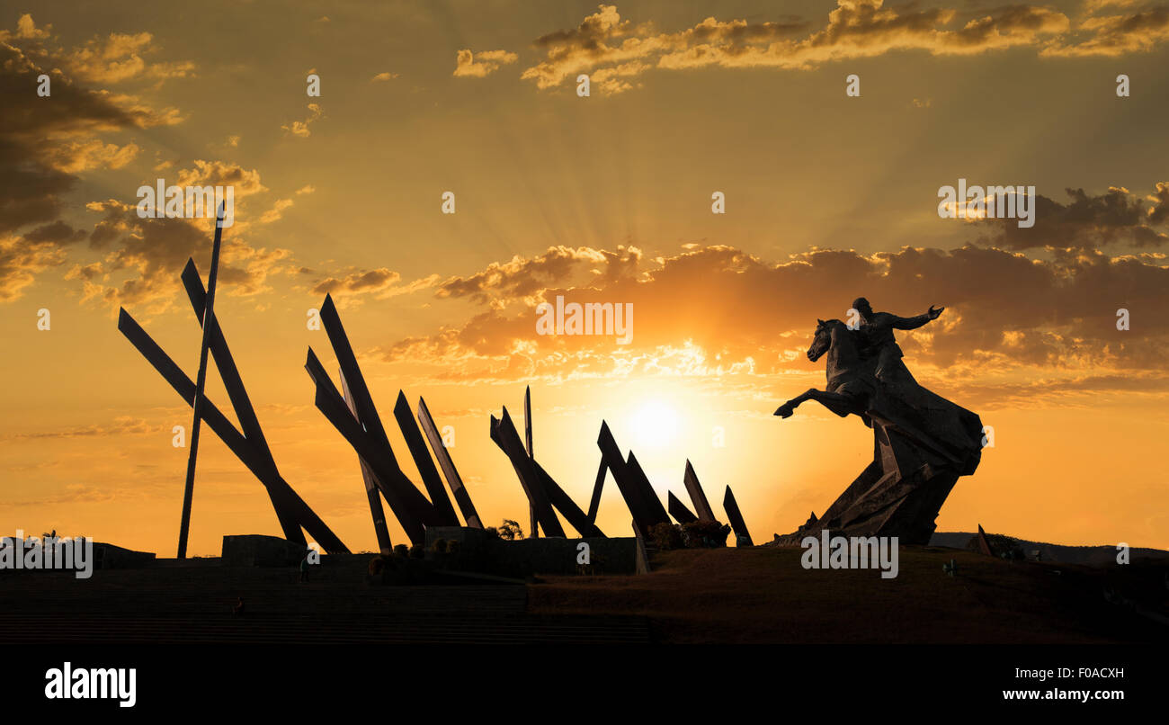 Stagliano statua al tramonto, Plaza de la Rivoluzione, Santiago de Cuba, Cuba Foto Stock